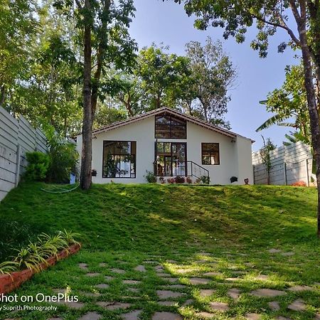 Aakriti Homestay Chikmagalūr Exteriör bild