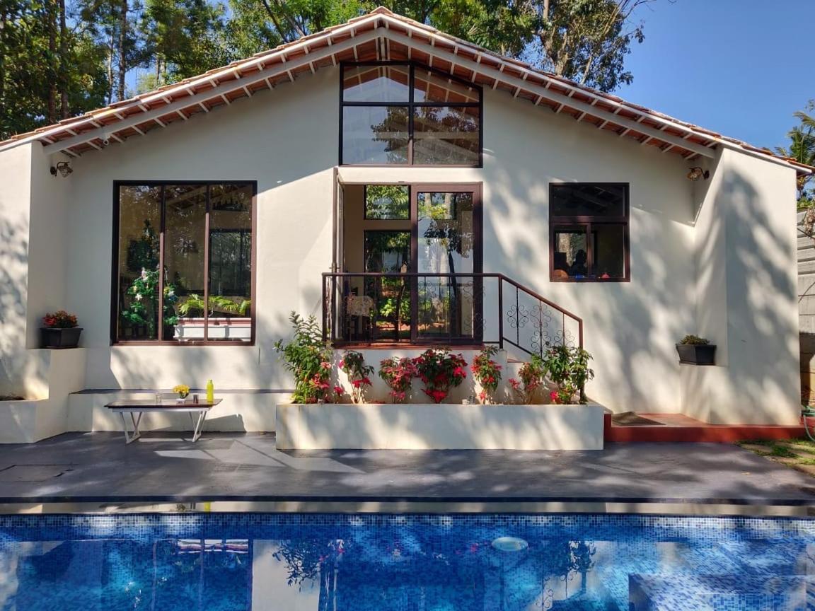 Aakriti Homestay Chikmagalūr Exteriör bild