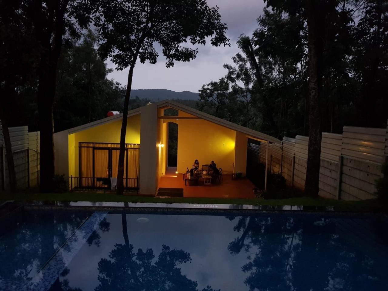Aakriti Homestay Chikmagalūr Exteriör bild